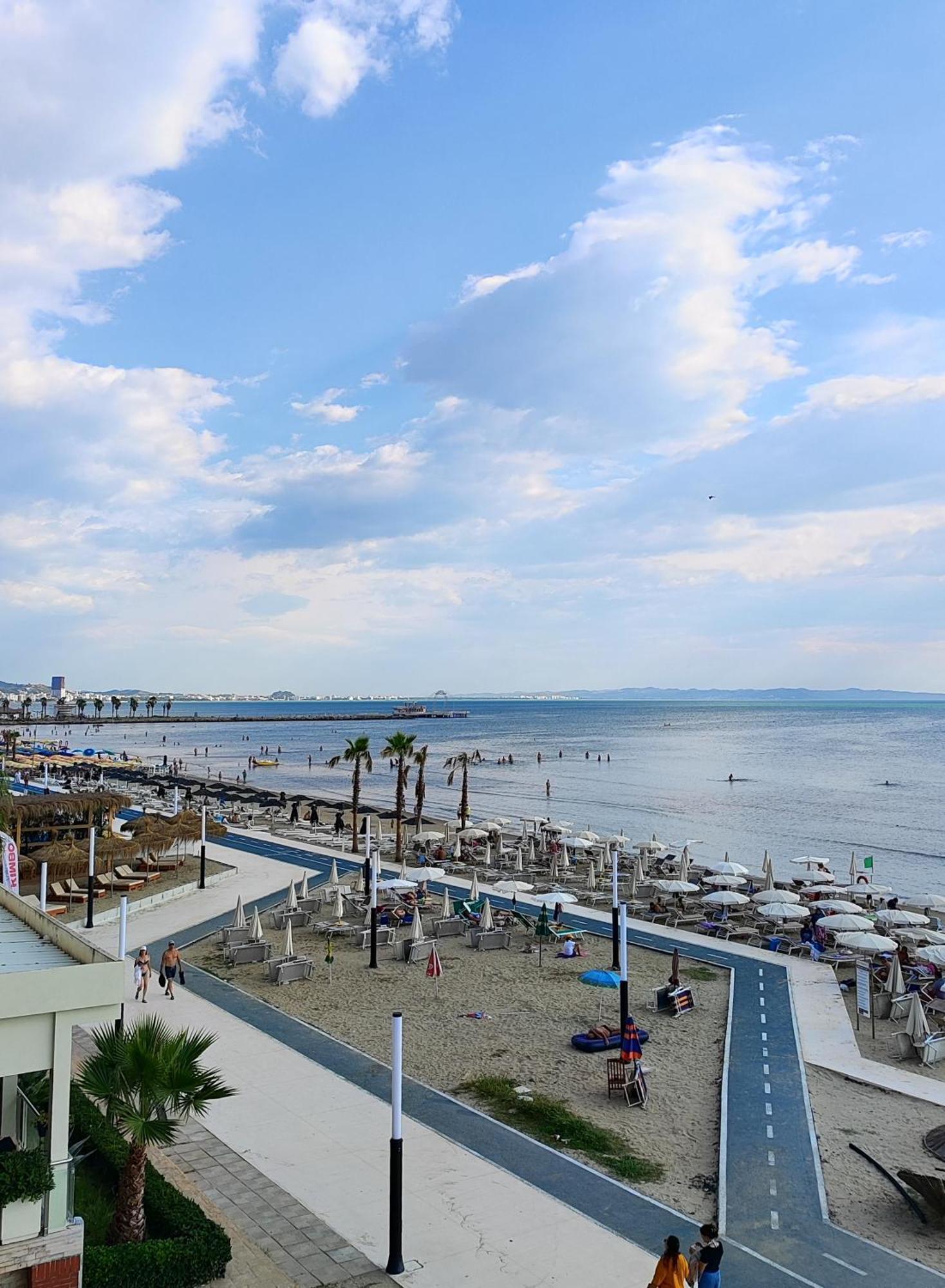 Calm Blue Sea Lejlighed Durrës Eksteriør billede